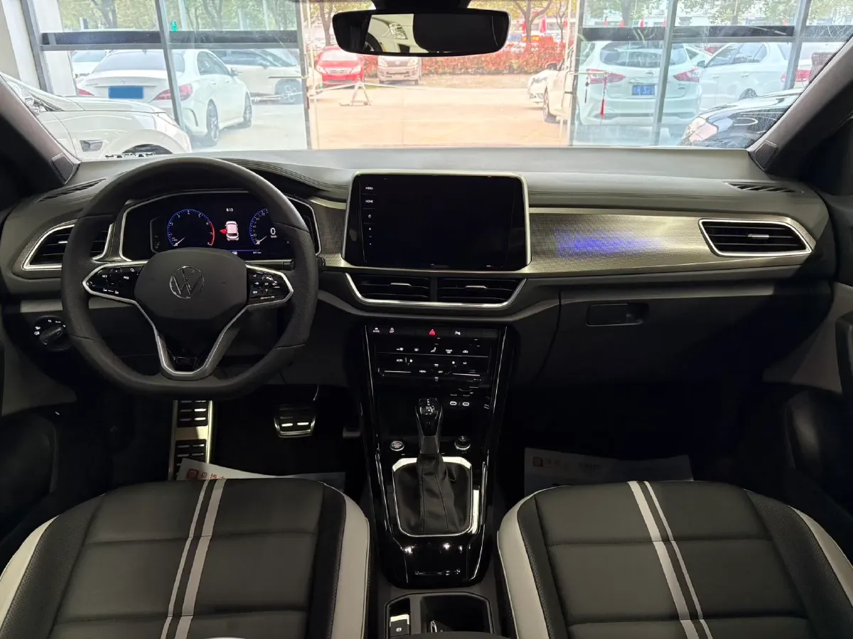 2025 Volkswagen T-Roc 1.5T 160HP L4 7DCT,autocango,china used car exporter,china ev exporter,chinese used car exporter,chinese used ev exporter
