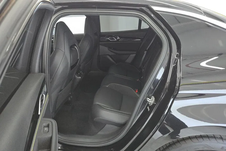 2023 MAXUS G50 1.5T 181HP L4 7DCT,autocango,china used car exporter,china ev exporter,chinese used car exporter,chinese used ev exporter