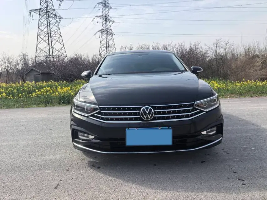 2023 Volkswagen Magotan 2.0T 186HP L4 7DCT,autocango,china used car exporter,china ev exporter,chinese used car exporter,chinese used ev exporter
