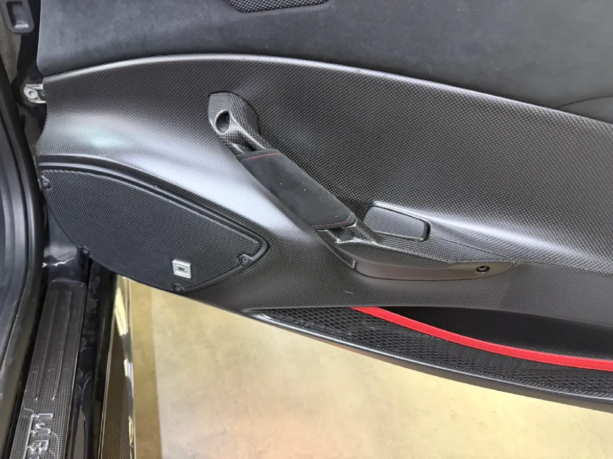 2019 Ferrari 488 3.9T 720HP V8 7DCT,autocango,china used car exporter,china ev exporter,chinese used car exporter,chinese used ev exporter