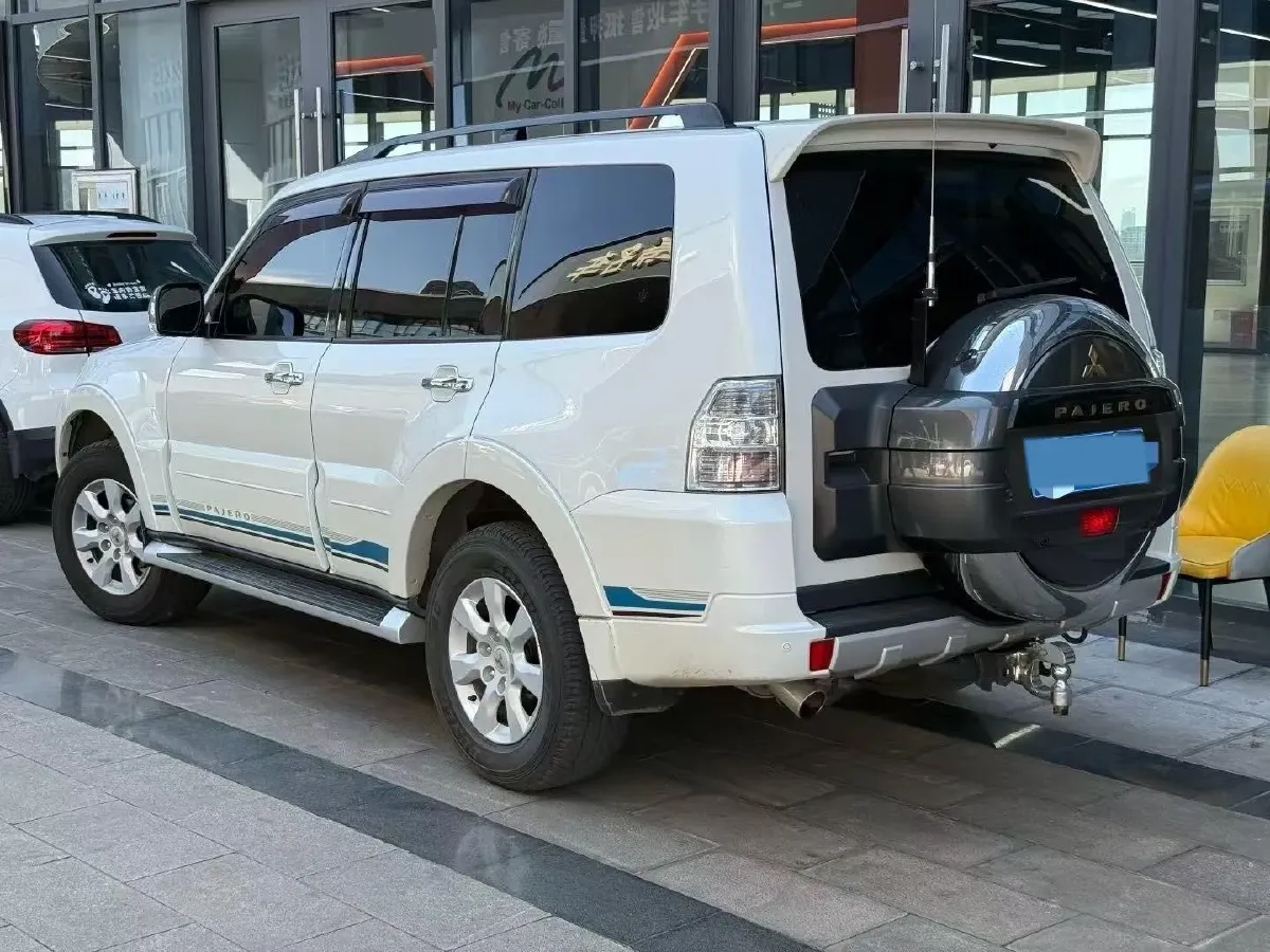 2016 Mitsubishi Pajero 3.0L 174HP V6 5AT,autocango,china used car exporter,china ev exporter,chinese used car exporter,chinese used ev exporter