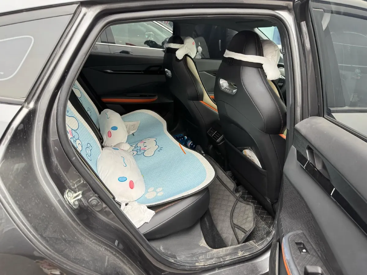 2023 ChangAn UNI-V 1.5T 188HP L4 7DCT,autocango,china used car exporter,china ev exporter,chinese used car exporter,chinese used ev exporter