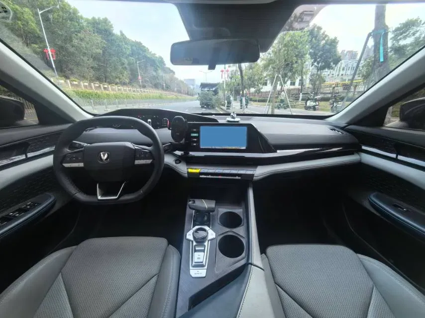 2023 ChangAn UNI-V iDD 1.5T 170HP L4 6TCT PHEV 18.4KWH,autocango,china used car exporter,china ev exporter,chinese used car exporter,chinese used ev exporter