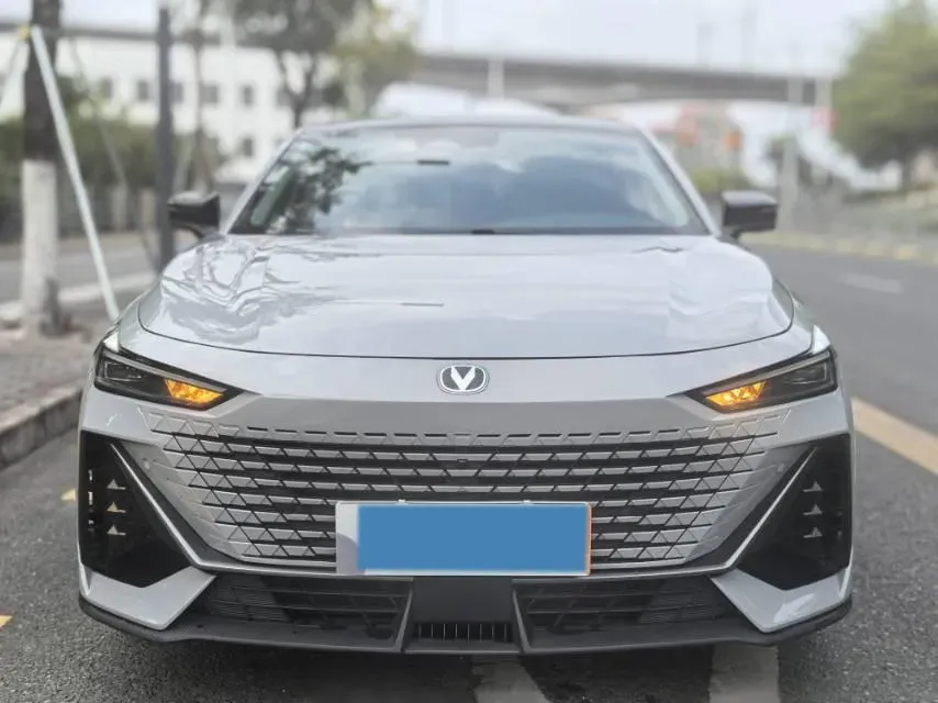 2023 ChangAn UNI-V iDD 1.5T 170HP L4 6TCT PHEV 18.4KWH,autocango,china used car exporter,china ev exporter,chinese used car exporter,chinese used ev exporter