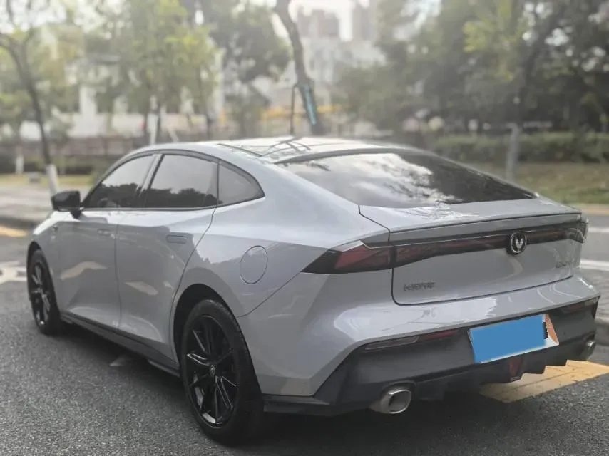 2023 ChangAn UNI-V iDD 1.5T 170HP L4 6TCT PHEV 18.4KWH,autocango,china used car exporter,china ev exporter,chinese used car exporter,chinese used ev exporter