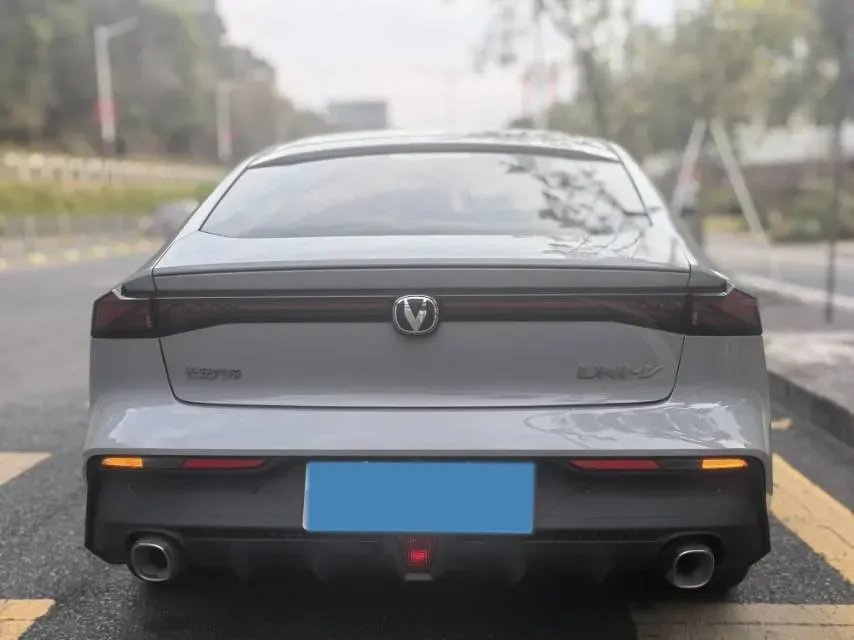 2023 ChangAn UNI-V iDD 1.5T 170HP L4 6TCT PHEV 18.4KWH,autocango,china used car exporter,china ev exporter,chinese used car exporter,chinese used ev exporter