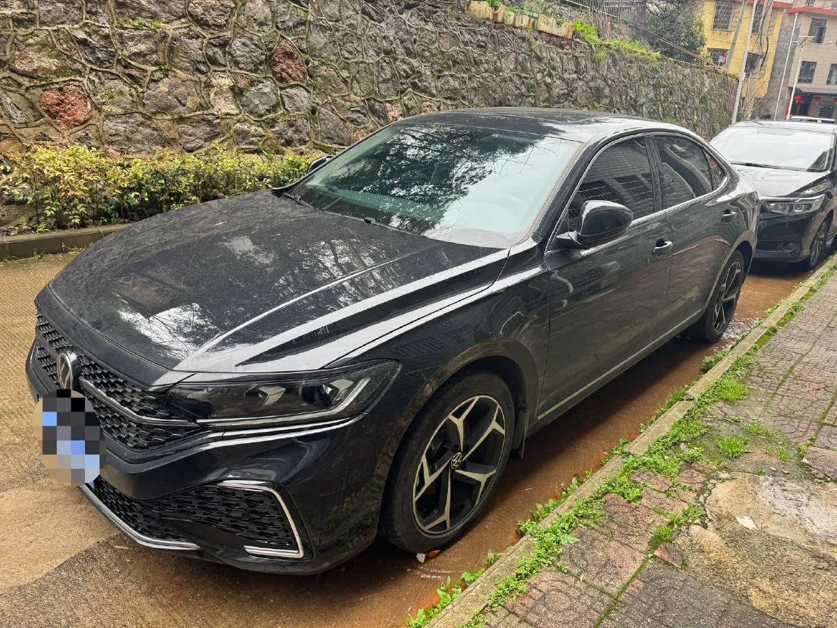 2025 Volkswagen Passat 2.0T 220HP L4 7DCT,autocango,china used car exporter,china ev exporter,chinese used car exporter,chinese used ev exporter