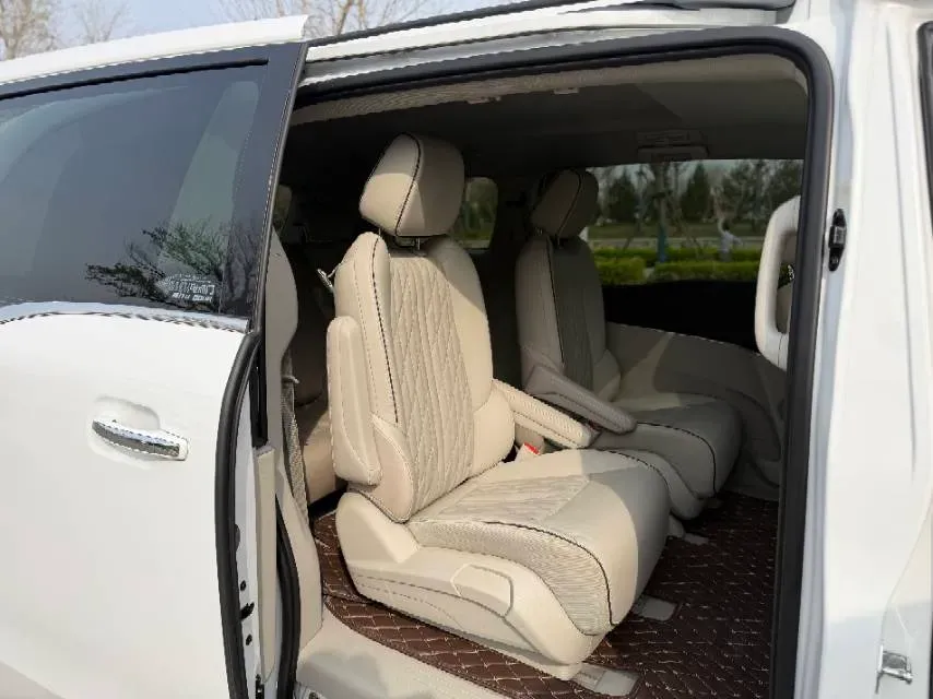 2023 Buick GL8 2.0T 237HP L4 9AT,autocango,china used car exporter,china ev exporter,chinese used car exporter,chinese used ev exporter