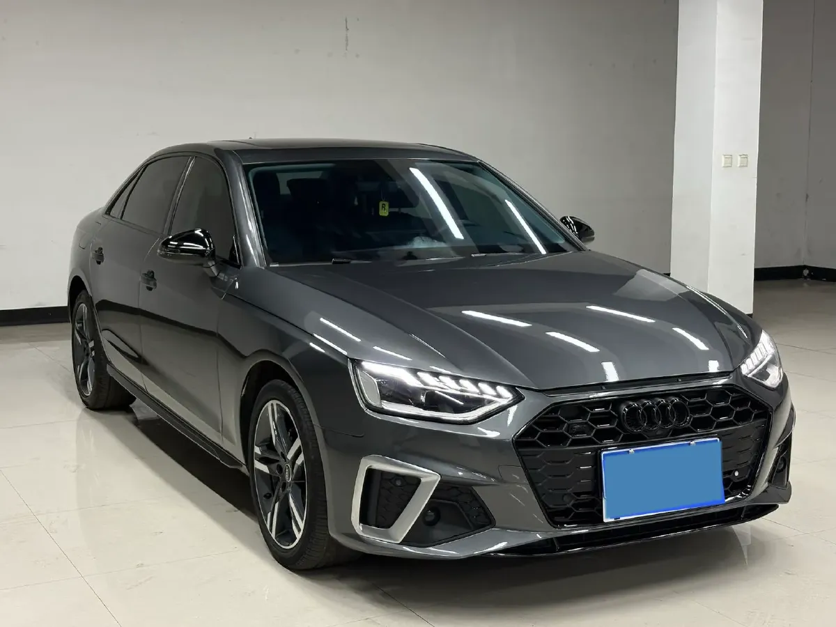 2023 Audi A4L 2.0T 190HP L4 7DCT,autocango,china used car exporter,china ev exporter,chinese used car exporter,chinese used ev exporter