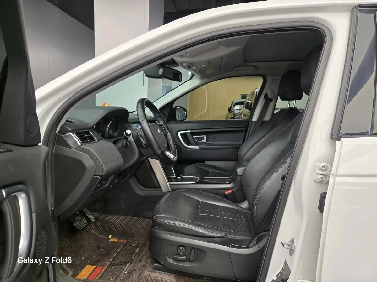 2019 Land Rover Discovery Sport 2.0T 241HP L4 9AT,autocango,china used car exporter,china ev exporter,chinese used car exporter,chinese used ev exporter