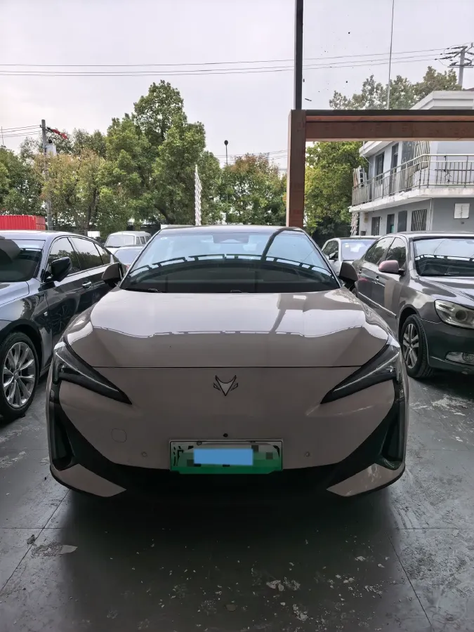 2024 ARCFOX αT5 BEV 79.2KWH,autocango,china used car exporter,china ev exporter,chinese used car exporter,chinese used ev exporter