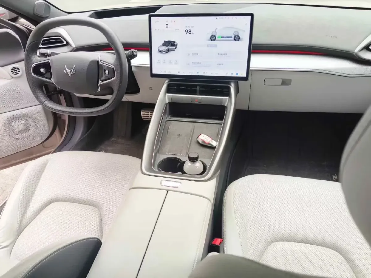 2024 ARCFOX αT5 BEV 79.2KWH,autocango,china used car exporter,china ev exporter,chinese used car exporter,chinese used ev exporter