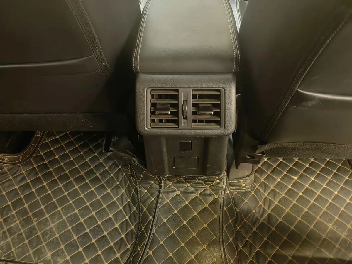 2019 Mitsubishi Outlander 2.0L 166HP L4 CVT,autocango,china used car exporter,china ev exporter,chinese used car exporter,chinese used ev exporter