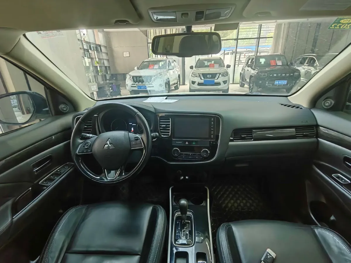 2019 Mitsubishi Outlander 2.0L 166HP L4 CVT,autocango,china used car exporter,china ev exporter,chinese used car exporter,chinese used ev exporter