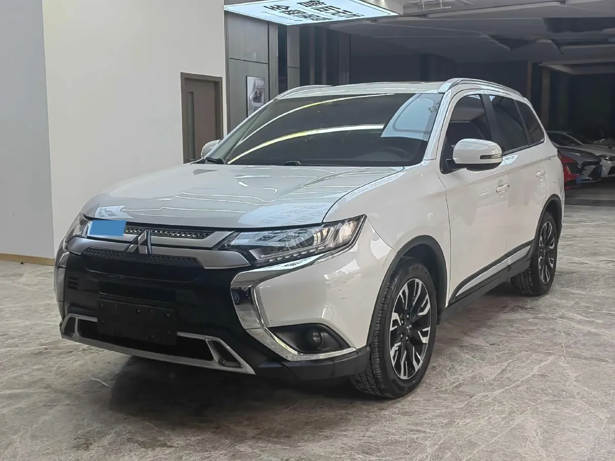 2019 Mitsubishi Outlander 2.0L 166HP L4 CVT,autocango,china used car exporter,china ev exporter,chinese used car exporter,chinese used ev exporter