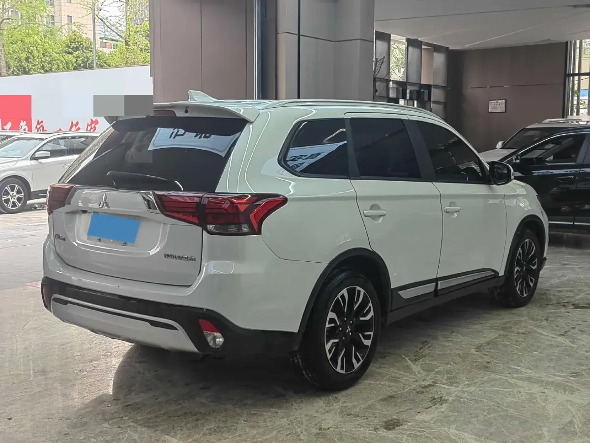 2019 Mitsubishi Outlander 2.0L 166HP L4 CVT,autocango,china used car exporter,china ev exporter,chinese used car exporter,chinese used ev exporter