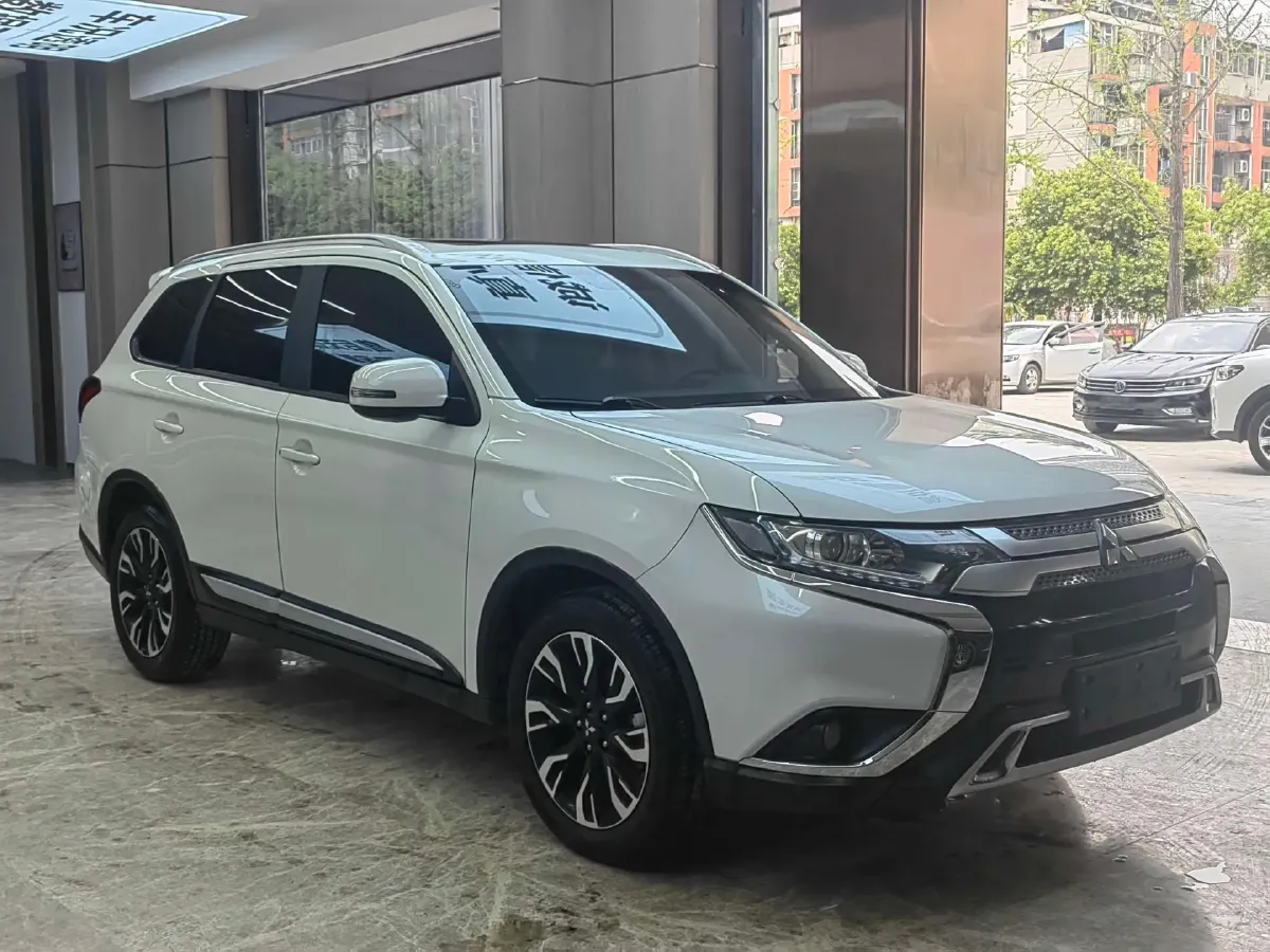 2019 Mitsubishi Outlander 2.0L 166HP L4 CVT,autocango,china used car exporter,china ev exporter,chinese used car exporter,chinese used ev exporter