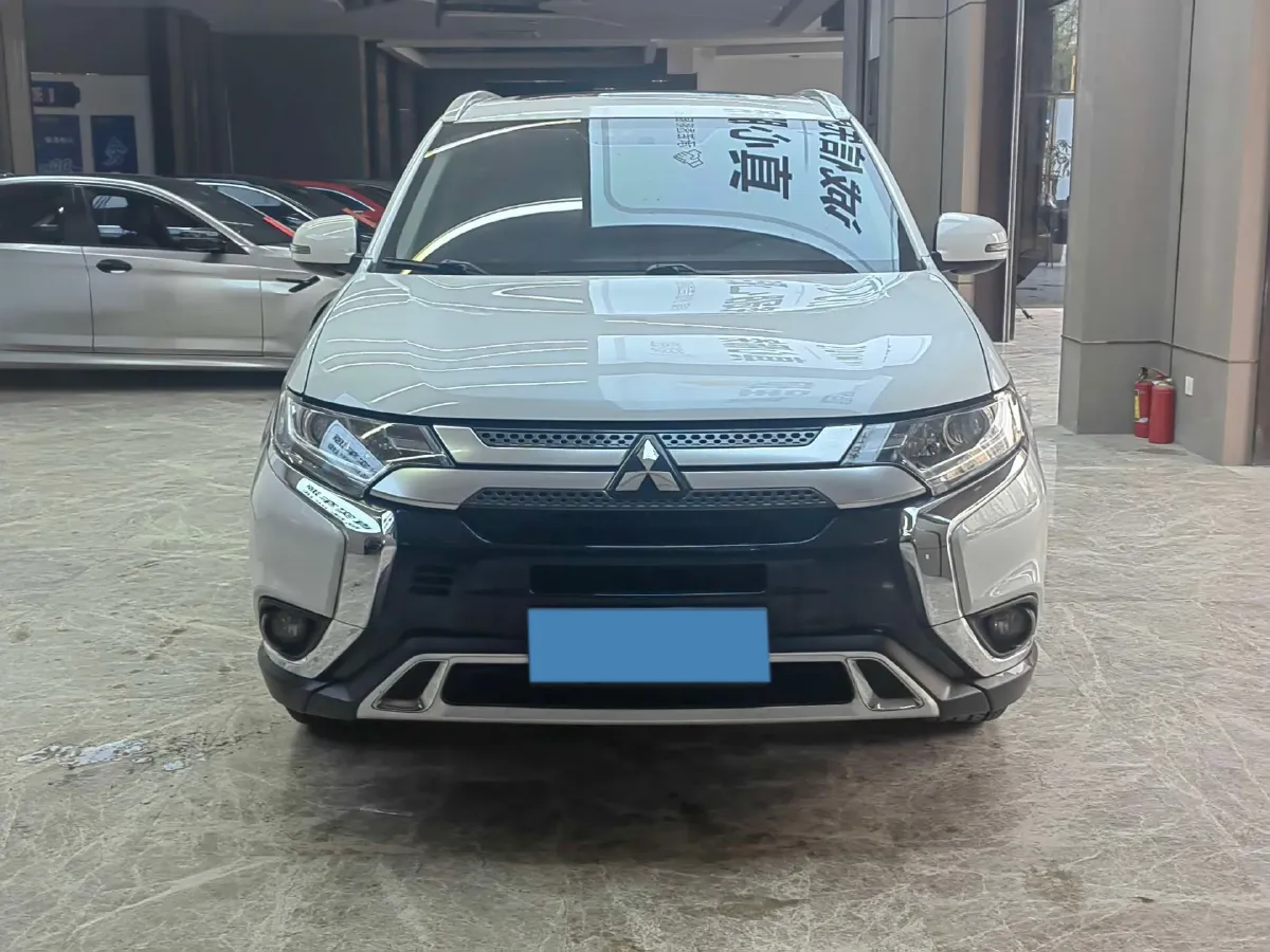 2019 Mitsubishi Outlander 2.0L 166HP L4 CVT,autocango,china used car exporter,china ev exporter,chinese used car exporter,chinese used ev exporter