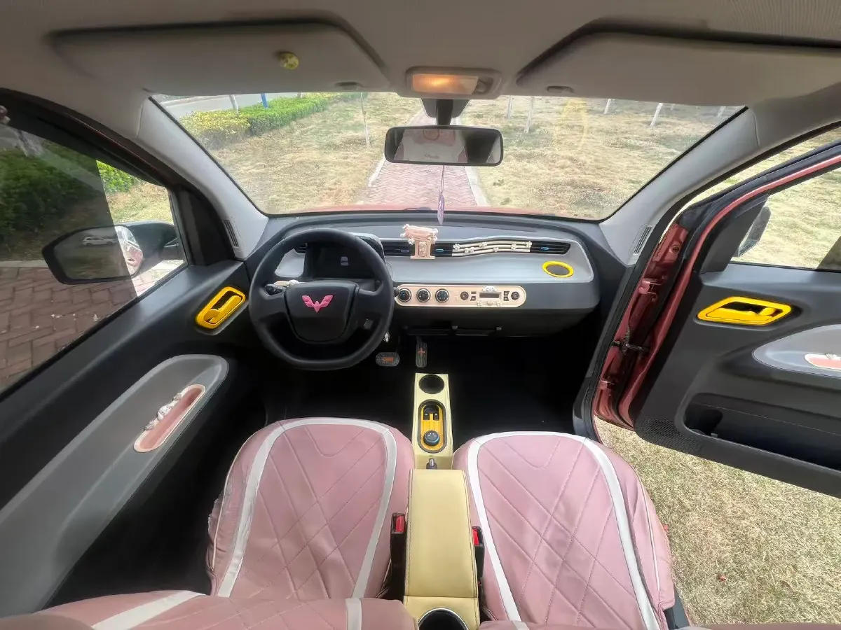 2020 WuLing HongGuang MINI EV BEV 9KWH,autocango,china used car exporter,china ev exporter,chinese used car exporter,chinese used ev exporter