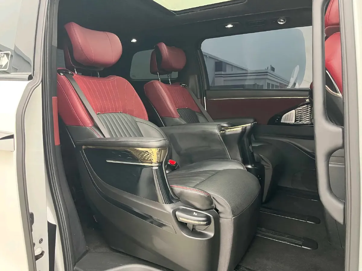 2023 GAC Trumpchi M8 2.0T 190HP L4 E-CVT Hybrid,autocango,china used car exporter,china ev exporter,chinese used car exporter,chinese used ev exporter