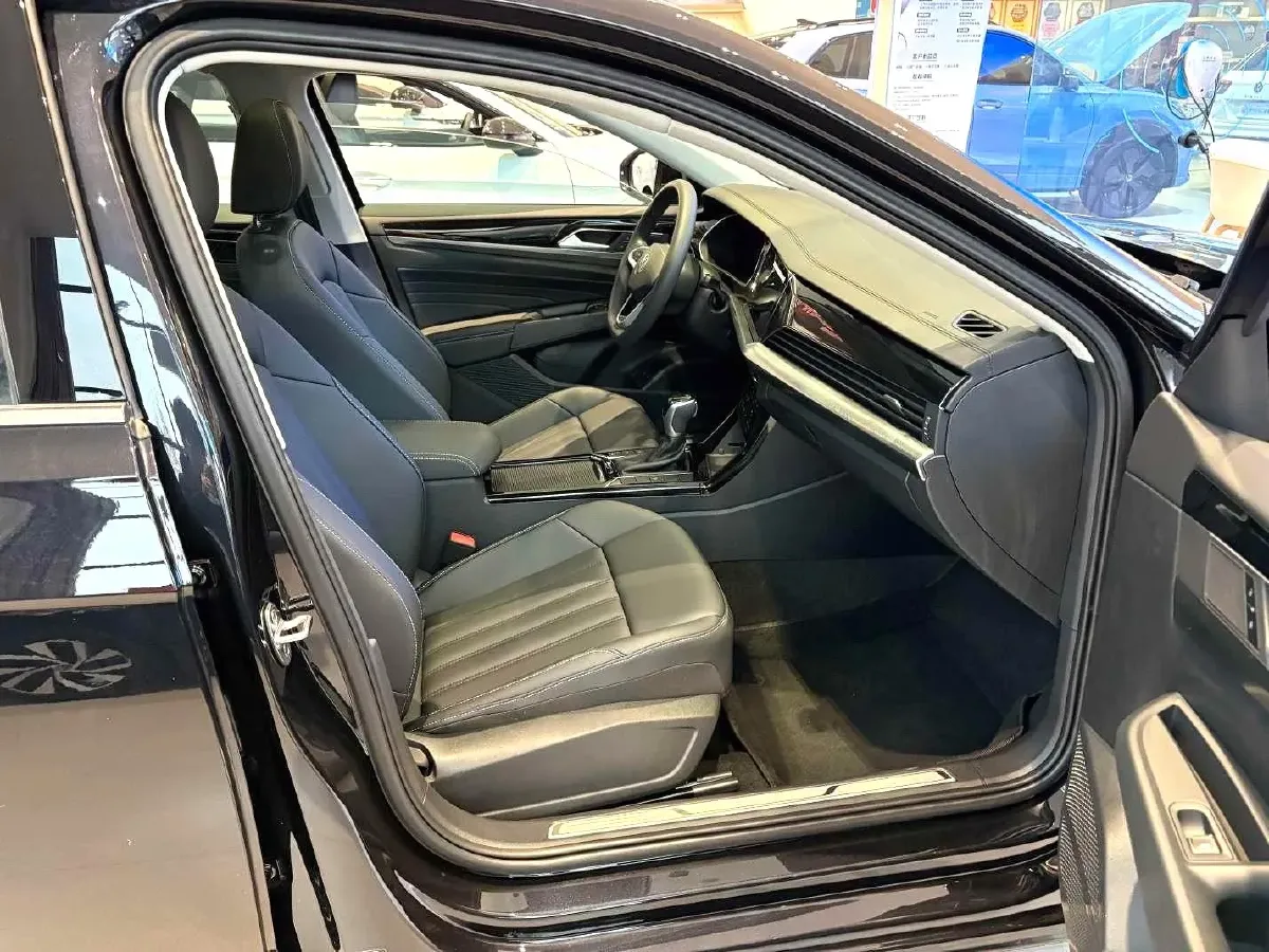 2025 Volkswagen Passat 1.4T 150HP L4 6DCT PHEV,autocango,china used car exporter,china ev exporter,chinese used car exporter,chinese used ev exporter