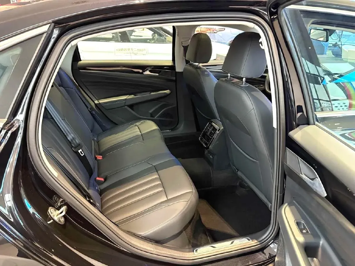 2025 Volkswagen Passat 1.4T 150HP L4 6DCT PHEV,autocango,china used car exporter,china ev exporter,chinese used car exporter,chinese used ev exporter