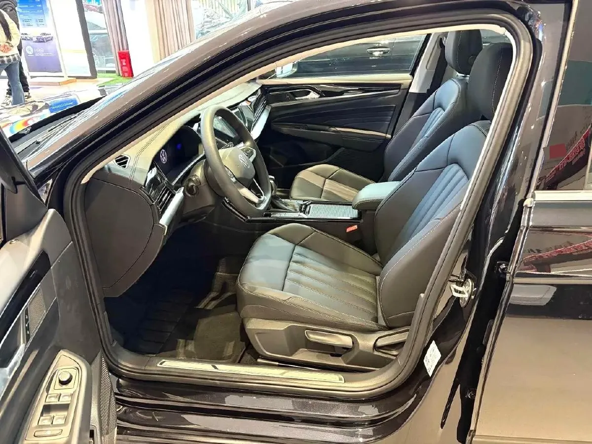 2025 Volkswagen Passat 1.4T 150HP L4 6DCT PHEV,autocango,china used car exporter,china ev exporter,chinese used car exporter,chinese used ev exporter