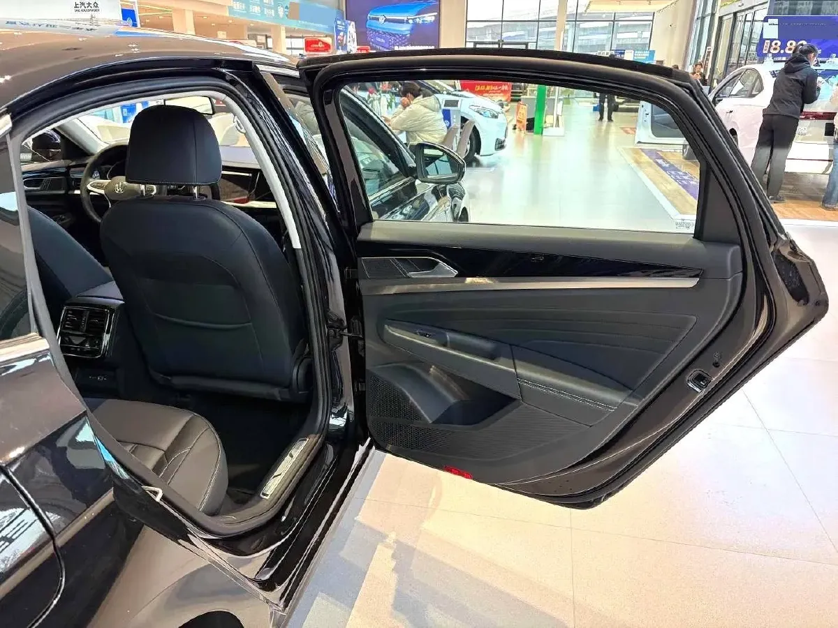 2025 Volkswagen Passat 1.4T 150HP L4 6DCT PHEV,autocango,china used car exporter,china ev exporter,chinese used car exporter,chinese used ev exporter