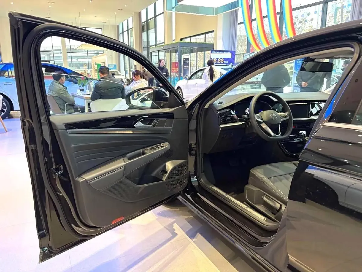 2025 Volkswagen Passat 1.4T 150HP L4 6DCT PHEV,autocango,china used car exporter,china ev exporter,chinese used car exporter,chinese used ev exporter