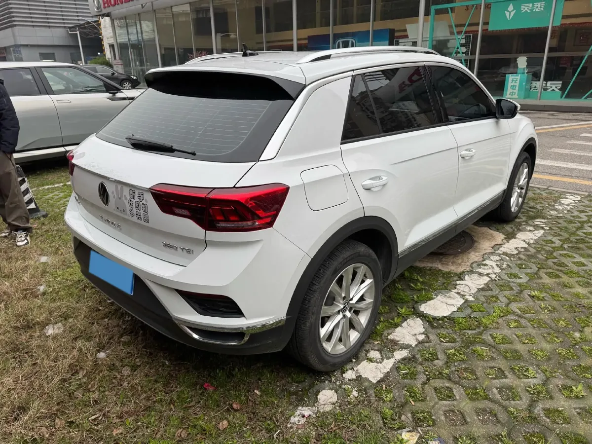 2022 Volkswagen T-Roc 1.4T 150HP L4 7DCT,autocango,china used car exporter,china ev exporter,chinese used car exporter,chinese used ev exporter