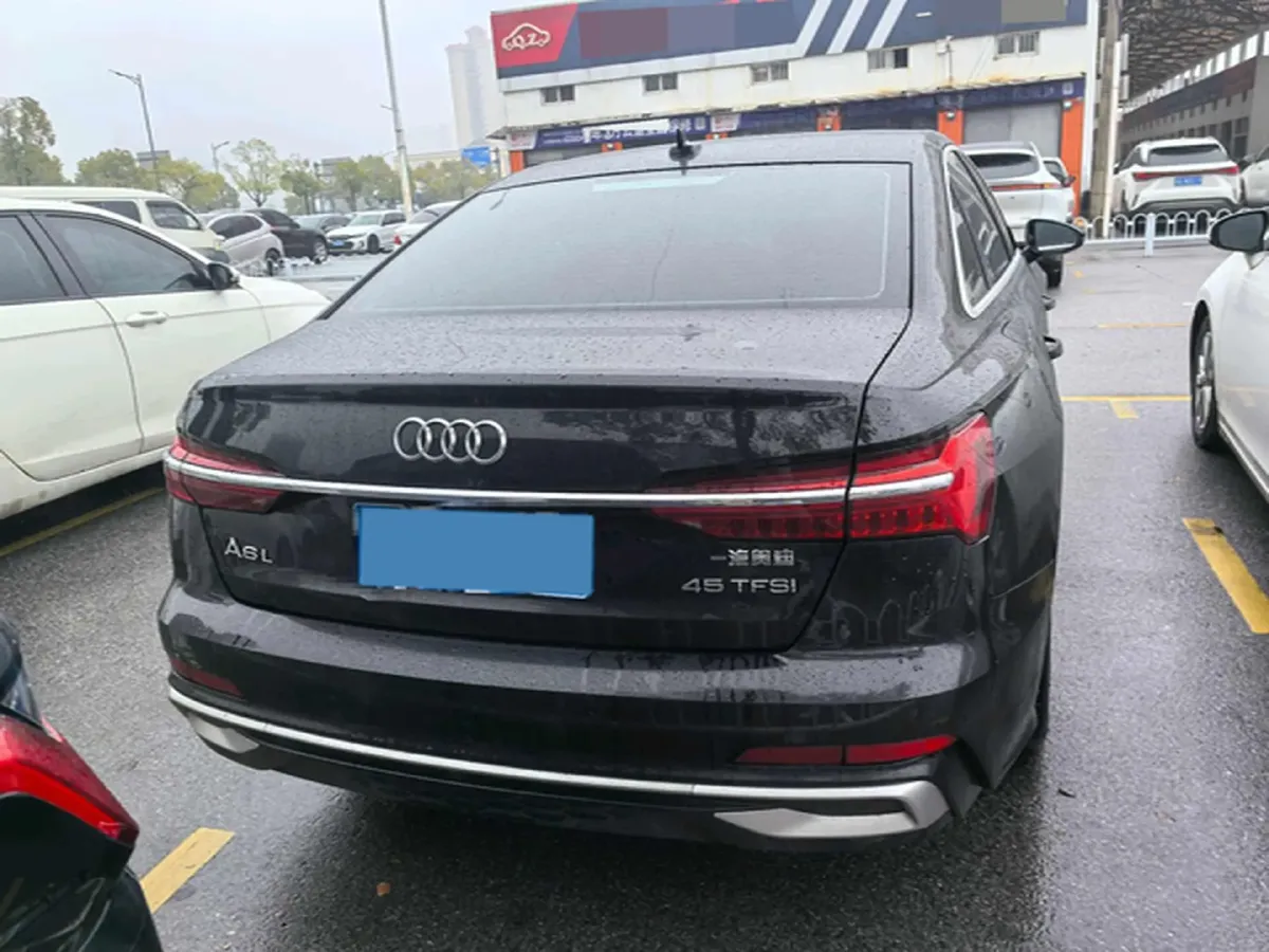 2023 Audi A6L 2.0T 190HP L4 7DCT,autocango,china used car exporter,china ev exporter,chinese used car exporter,chinese used ev exporter