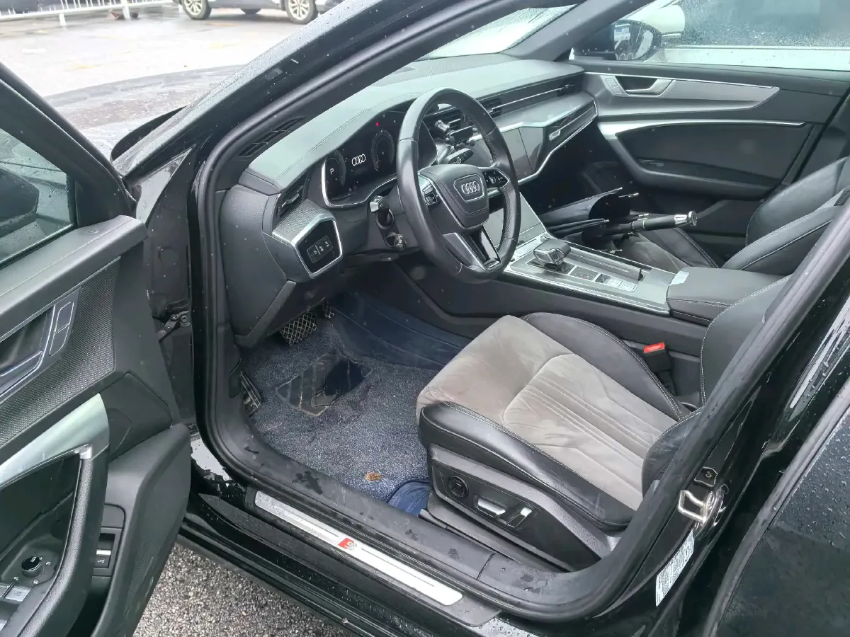 2023 Audi A6L 2.0T 190HP L4 7DCT,autocango,china used car exporter,china ev exporter,chinese used car exporter,chinese used ev exporter