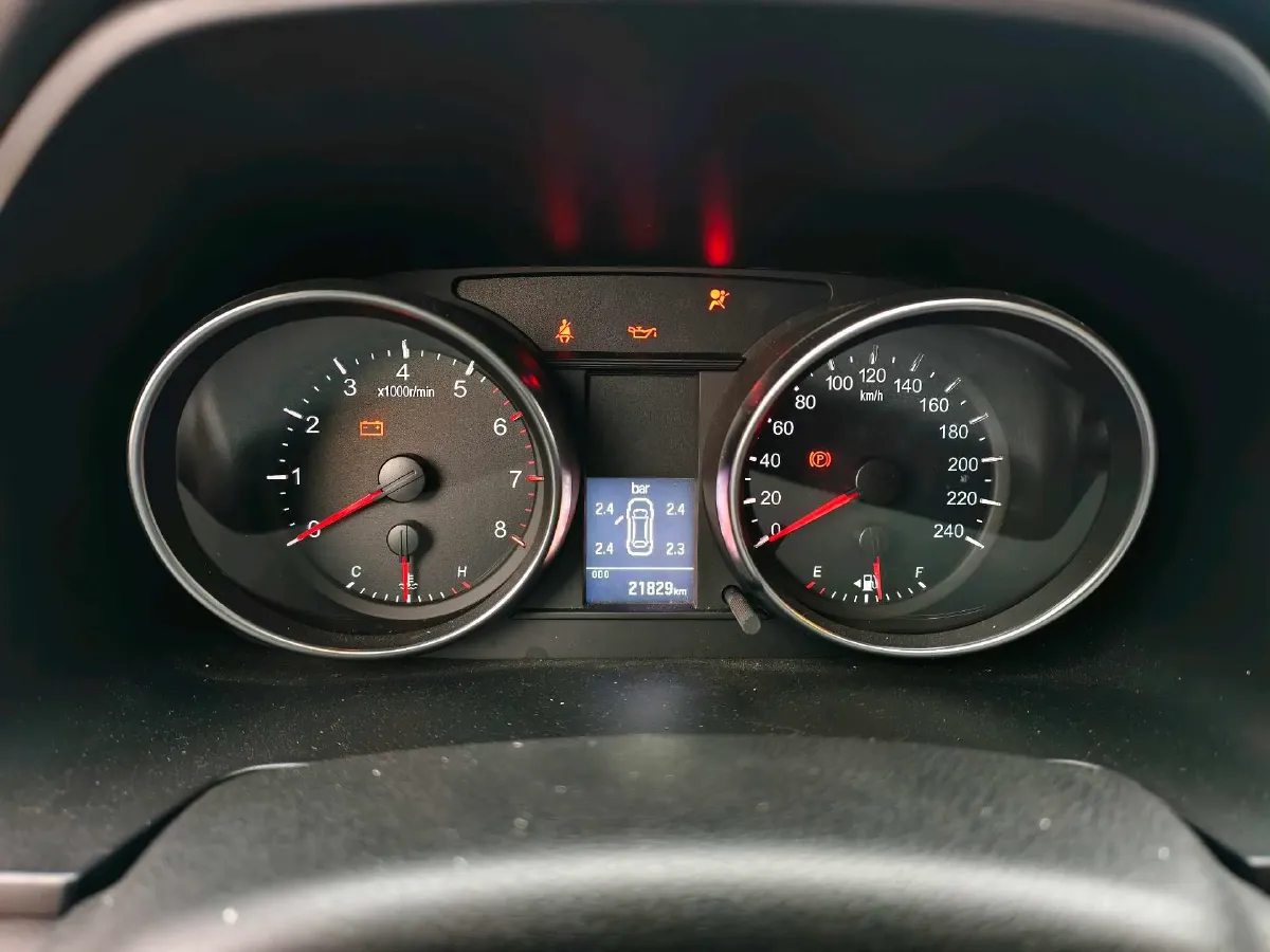 2022 ChangAn Oshan X7 Plus 1.5T 170HP L4 6MT,autocango,china used car exporter,china ev exporter,chinese used car exporter,chinese used ev exporter