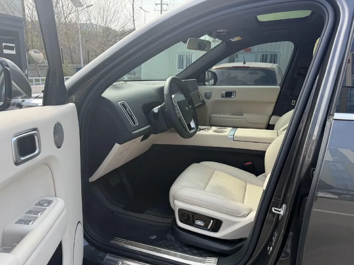 2023 Li L7 Range Extended 154HP REEV 40.9KWH,autocango,china used car exporter,china ev exporter,chinese used car exporter,chinese used ev exporter