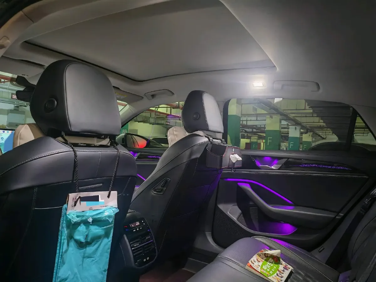 2024 Volkswagen Magotan 2.0T 220HP L4 7DCT,autocango,china used car exporter,china ev exporter,chinese used car exporter,chinese used ev exporter