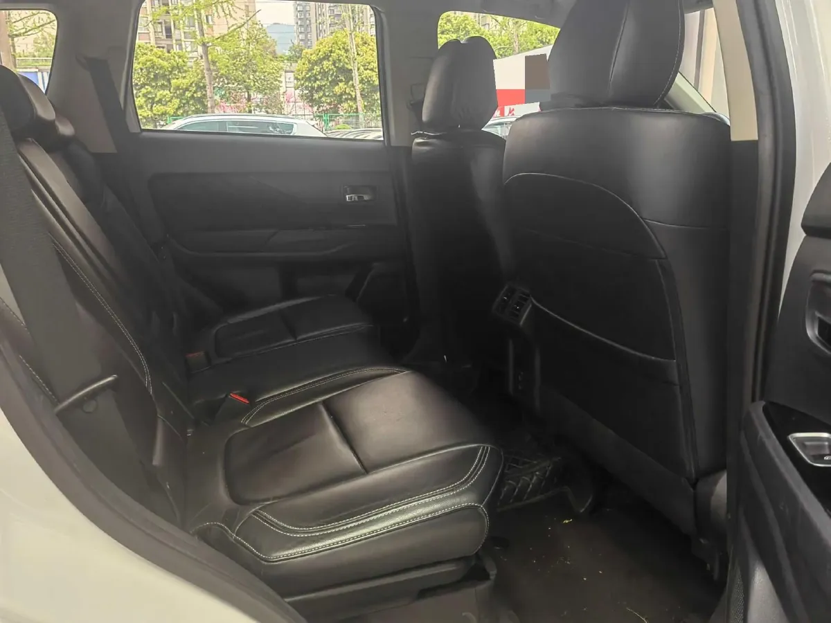 2020 Mitsubishi Outlander 2.0L 166HP L4 CVT,autocango,china used car exporter,china ev exporter,chinese used car exporter,chinese used ev exporter