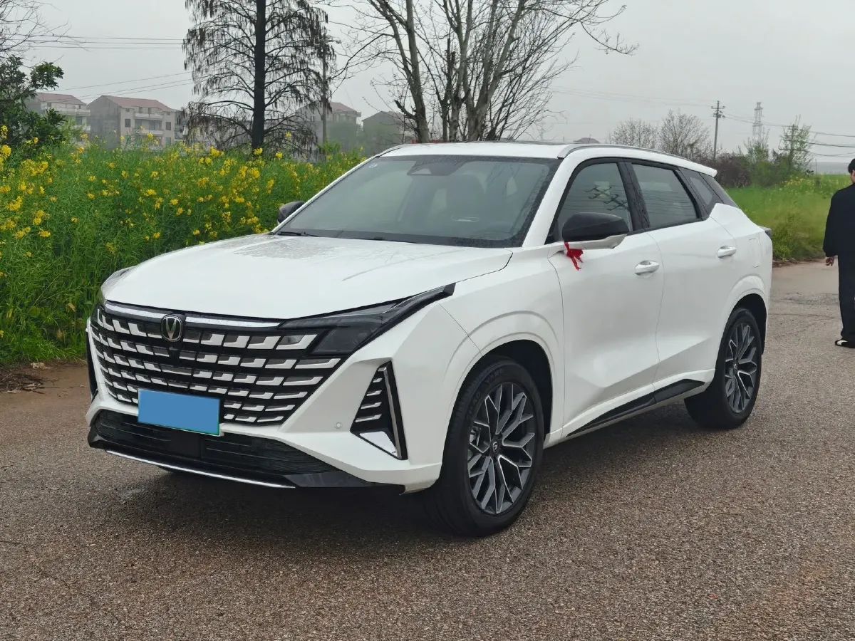 2025 ChangAn UNI-Z 1.5L 98HP L4 E-CVT PHEV,autocango,china used car exporter,china ev exporter,chinese used car exporter,chinese used ev exporter