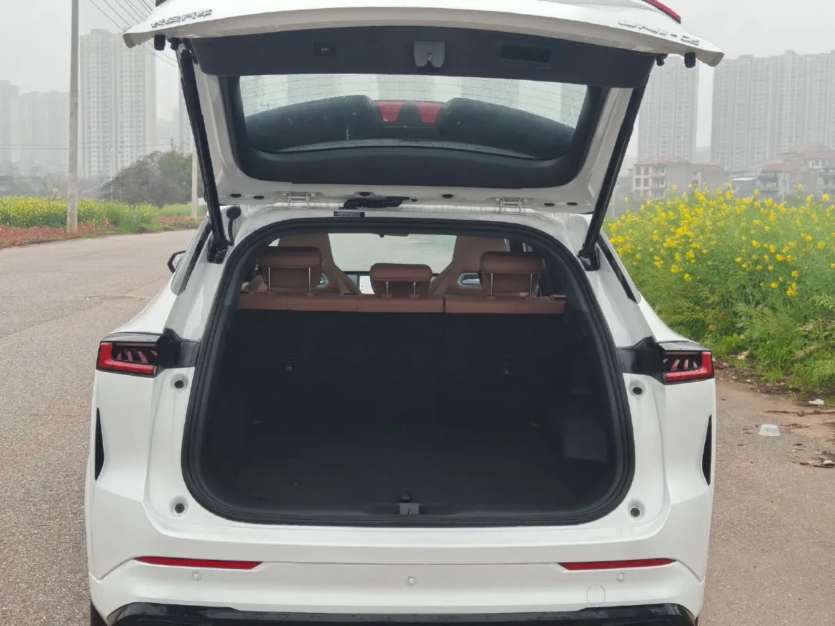 2025 ChangAn UNI-Z 1.5L 98HP L4 E-CVT PHEV,autocango,china used car exporter,china ev exporter,chinese used car exporter,chinese used ev exporter