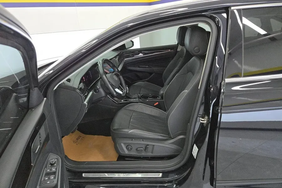 2021 Volkswagen Passat 2.0T 186HP L4 7DCT,autocango,china used car exporter,china ev exporter,chinese used car exporter,chinese used ev exporter