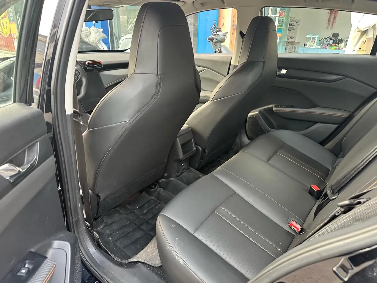 2023 DongFeng Aeolus YiXuan 1.5L 125HP L4 6DCT,autocango,china used car exporter,china ev exporter,chinese used car exporter,chinese used ev exporter