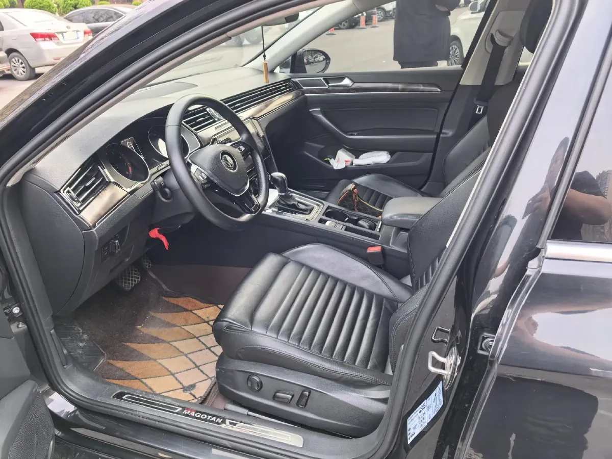 2018 Volkswagen Magotan 1.8T 180HP L4 7DCT,autocango,china used car exporter,china ev exporter,chinese used car exporter,chinese used ev exporter