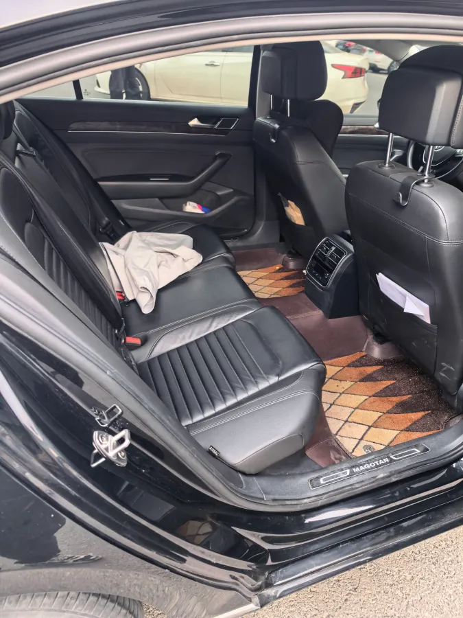 2018 Volkswagen Magotan 1.8T 180HP L4 7DCT,autocango,china used car exporter,china ev exporter,chinese used car exporter,chinese used ev exporter