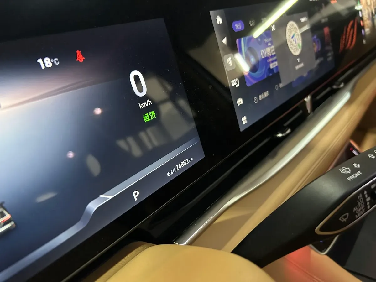 2022 Voyah Dream BEV 108.7KWH,autocango,china used car exporter,china ev exporter,chinese used car exporter,chinese used ev exporter