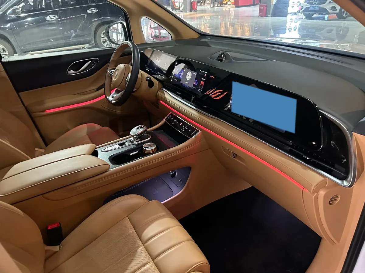 2022 Voyah Dream BEV 108.7KWH,autocango,china used car exporter,china ev exporter,chinese used car exporter,chinese used ev exporter