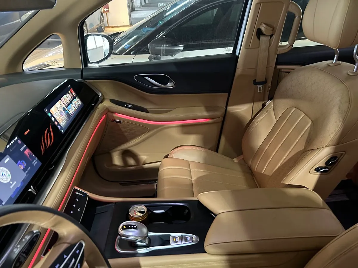 2022 Voyah Dream BEV 108.7KWH,autocango,china used car exporter,china ev exporter,chinese used car exporter,chinese used ev exporter