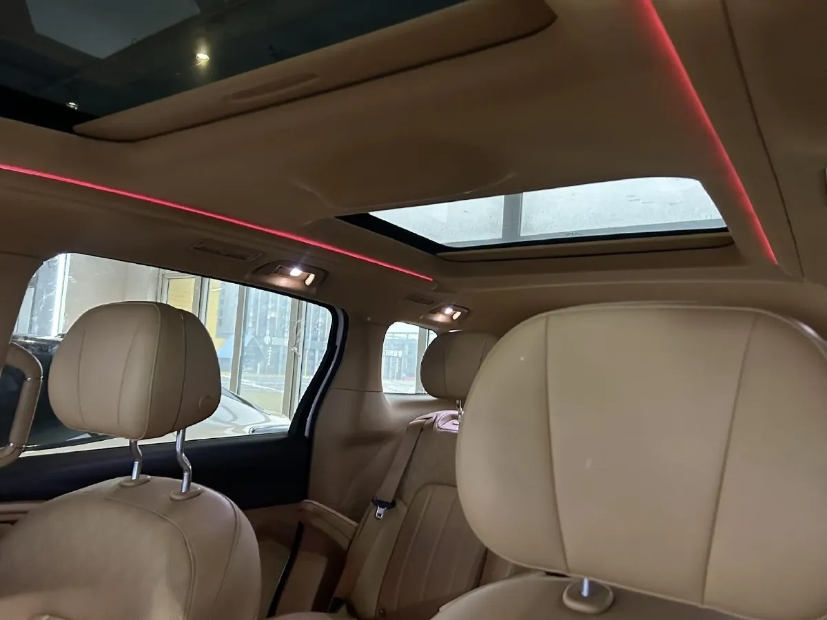 2022 Voyah Dream BEV 108.7KWH,autocango,china used car exporter,china ev exporter,chinese used car exporter,chinese used ev exporter