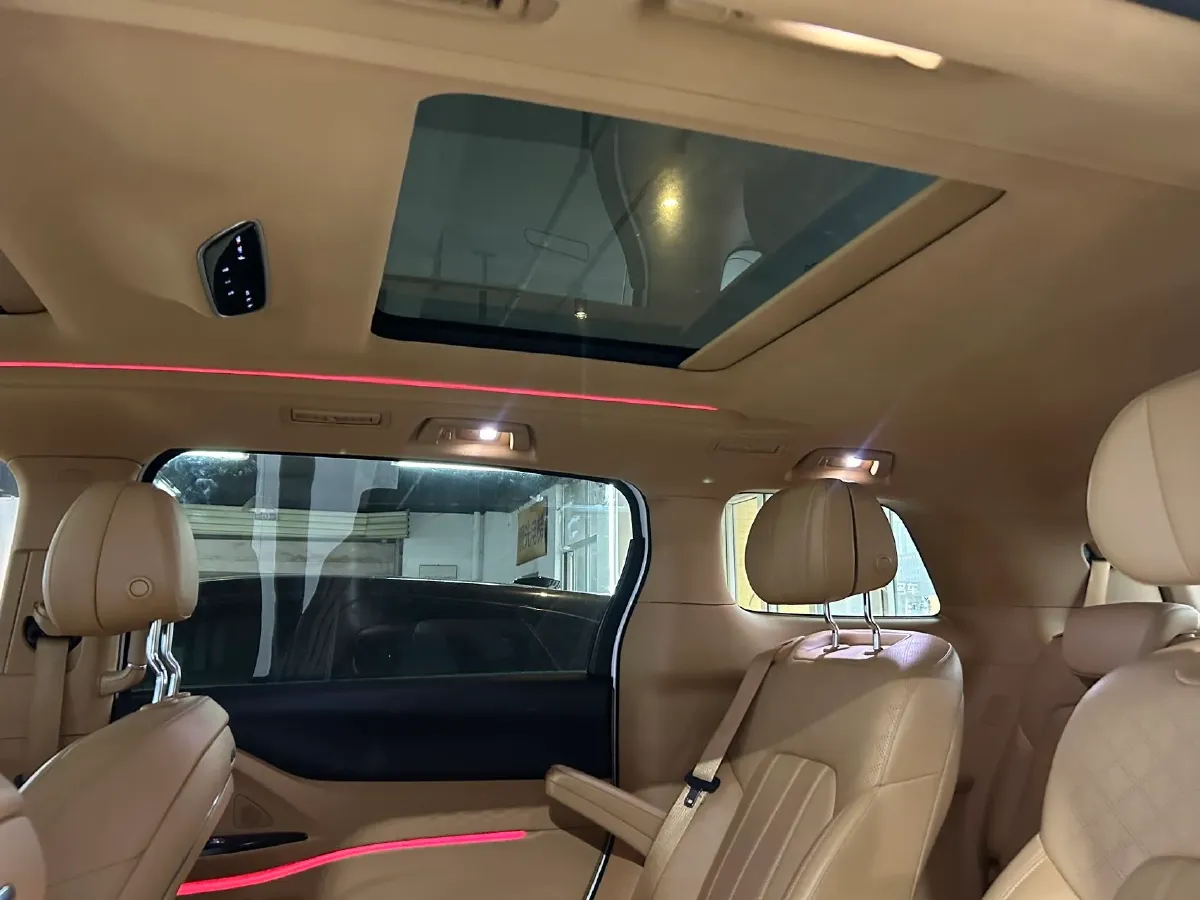 2022 Voyah Dream BEV 108.7KWH,autocango,china used car exporter,china ev exporter,chinese used car exporter,chinese used ev exporter