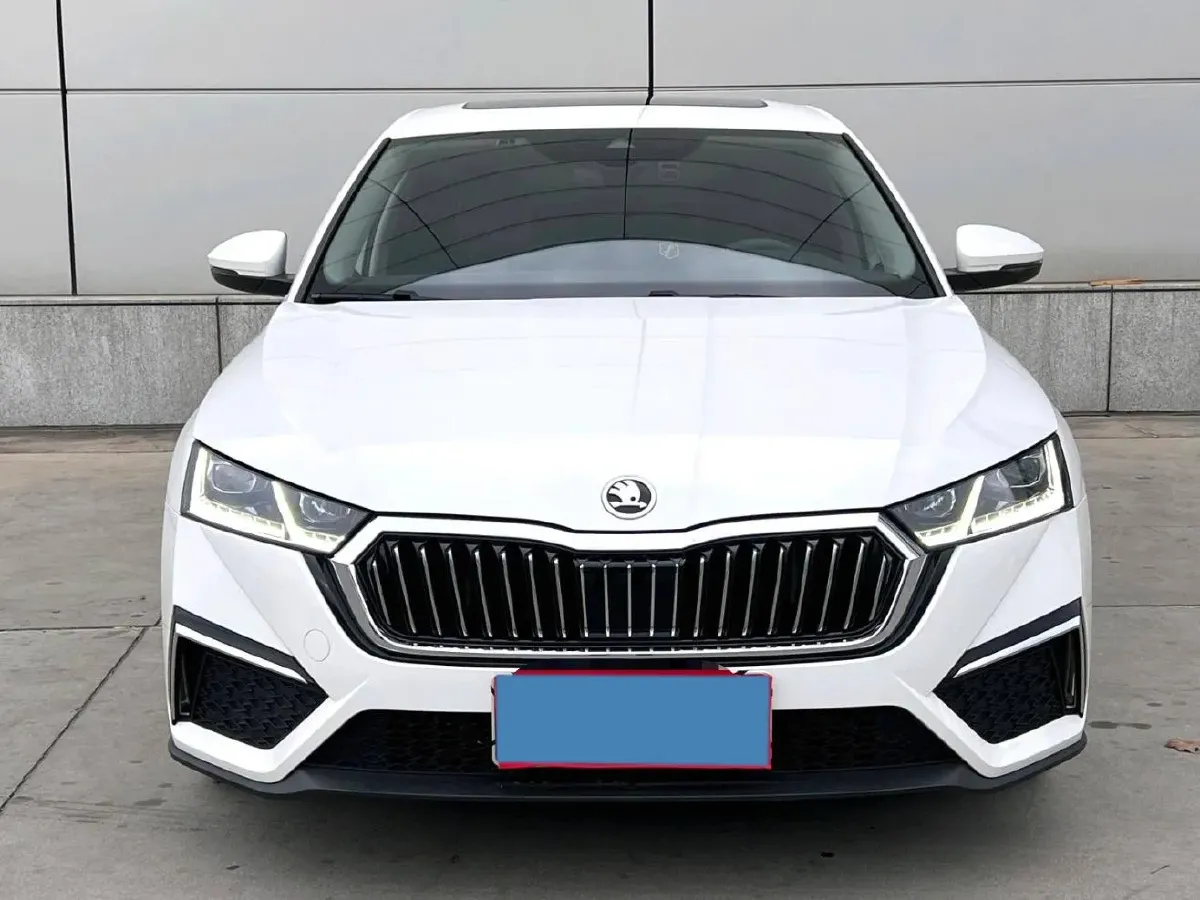 2021 Skoda Octavia 1.4T 150HP L4 7DCT,autocango,china used car exporter,china ev exporter,chinese used car exporter,chinese used ev exporter