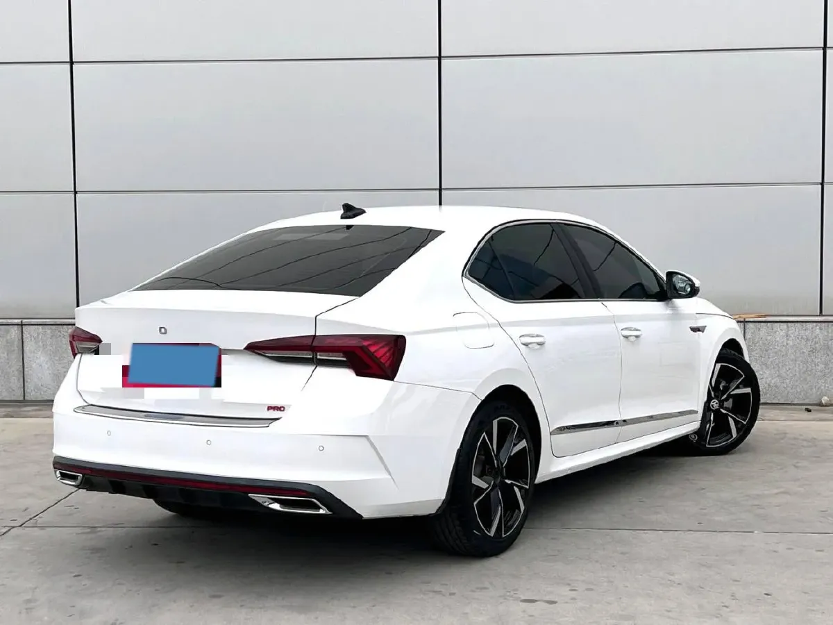 2021 Skoda Octavia 1.4T 150HP L4 7DCT,autocango,china used car exporter,china ev exporter,chinese used car exporter,chinese used ev exporter
