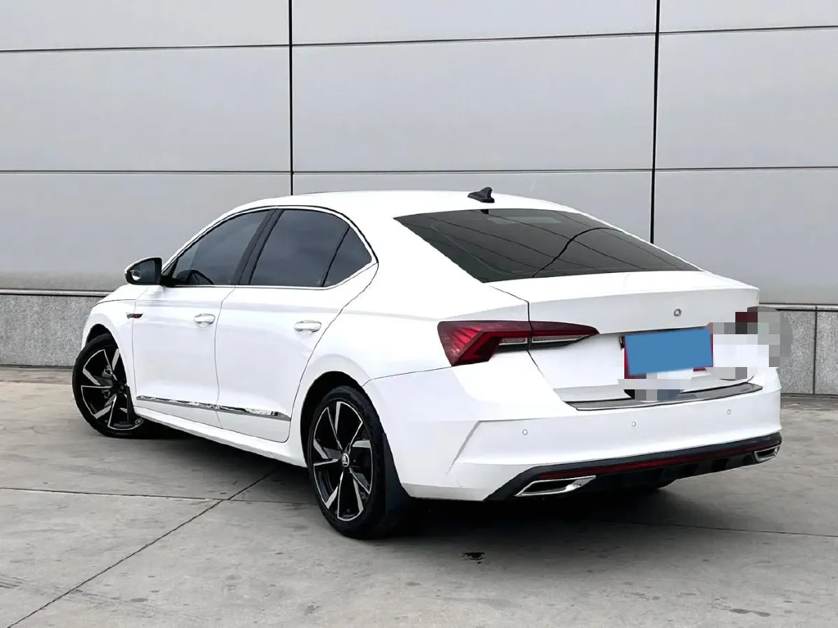 2021 Skoda Octavia 1.4T 150HP L4 7DCT,autocango,china used car exporter,china ev exporter,chinese used car exporter,chinese used ev exporter